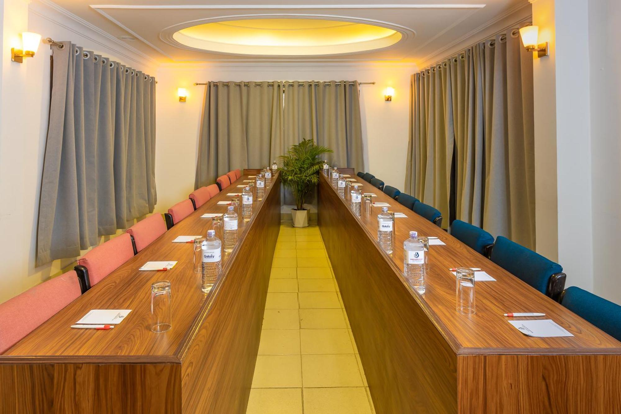 Kathmandu Business Hotel Exterior photo